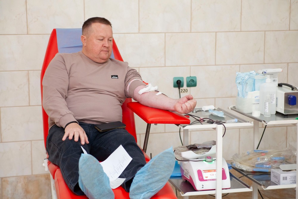 Колектив Нікопольської РВА сьогодні здав кров для хворих і поранених захисників