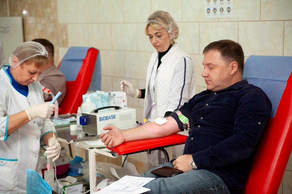 Колектив Нікопольської РВА сьогодні здав кров для хворих і поранених захисників 3