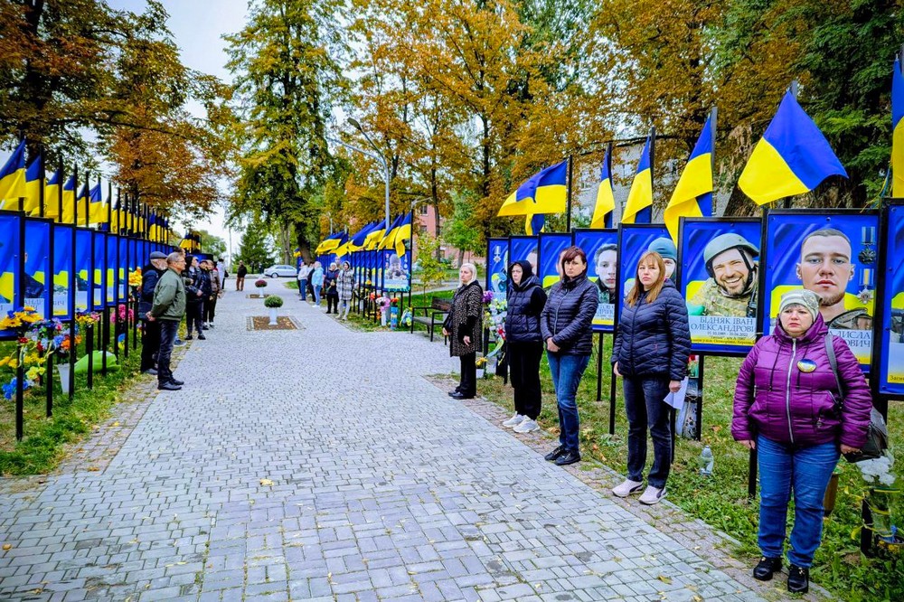  На Алеї Слави Марганця 10