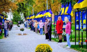  На Алеї Слави Марганця 2
