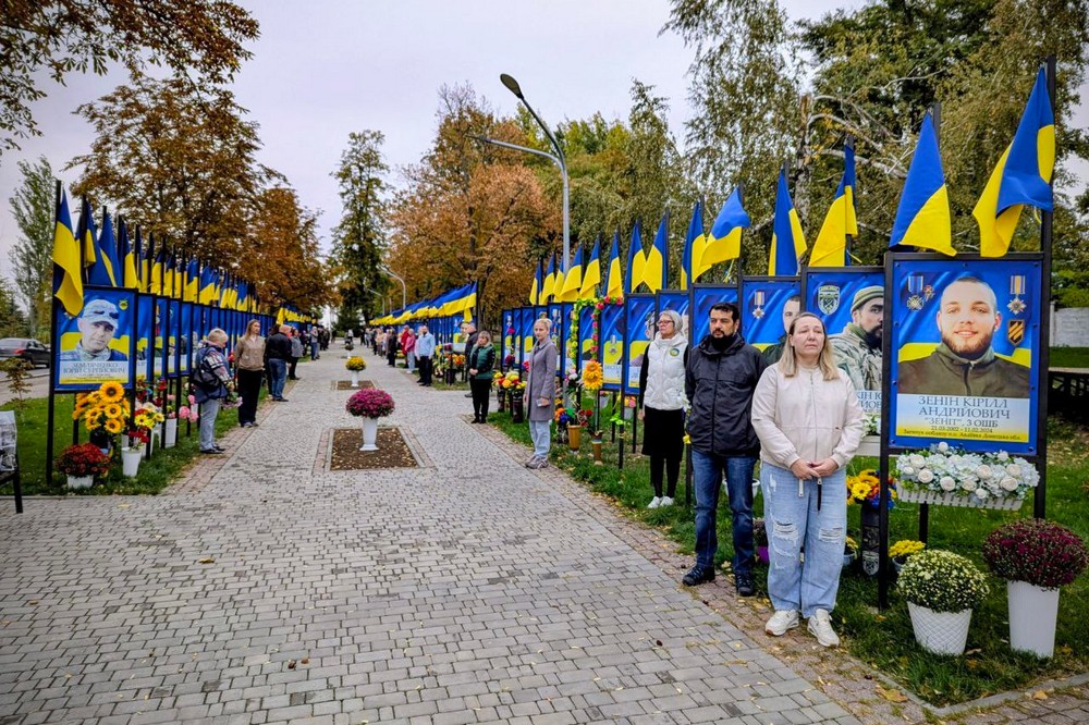  На Алеї Слави Марганця 4