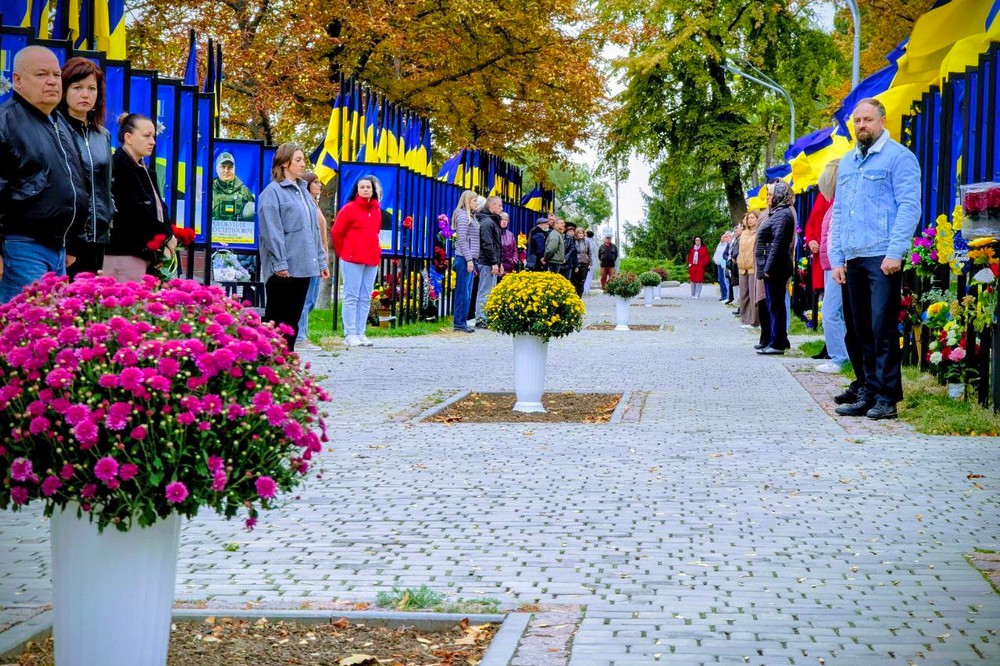  На Алеї Слави Марганця 6