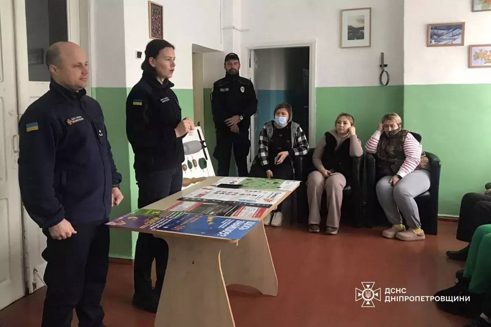  На Нікопольщині працівникам соціального центру нагадали дії при надзвичайних ситуаціях 2