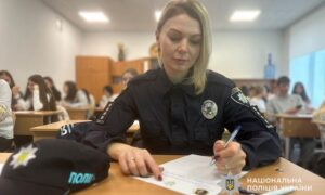 Поліцейські Нікопольщини написали диктант національної єдності разом з дітьми (фото) 2 Нікопольщини 4
