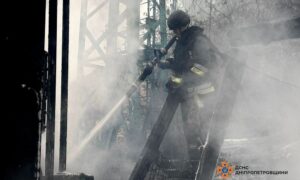 П'ять районів Дніпропетровщини сьогодні потерпали від ворожих обстрілів - подробиці від ДСНС 2 П'ять районів Дніпропетровщини сьогодні потерпали від ворожих обстрілів 6