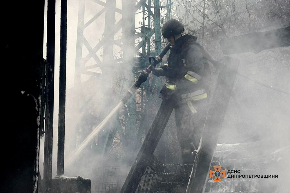 П'ять районів Дніпропетровщини сьогодні потерпали від ворожих обстрілів - подробиці від ДСНС 1 П'ять районів Дніпропетровщини сьогодні потерпали від ворожих обстрілів 6