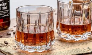 Житель Кривого Рогу хотів поцупити віскі з супермаркету і сів до в'язниці - ЗМІ 2 Житель Кривого Рогу хотів поцупити віскі з супермаркету і сів до в'язниці