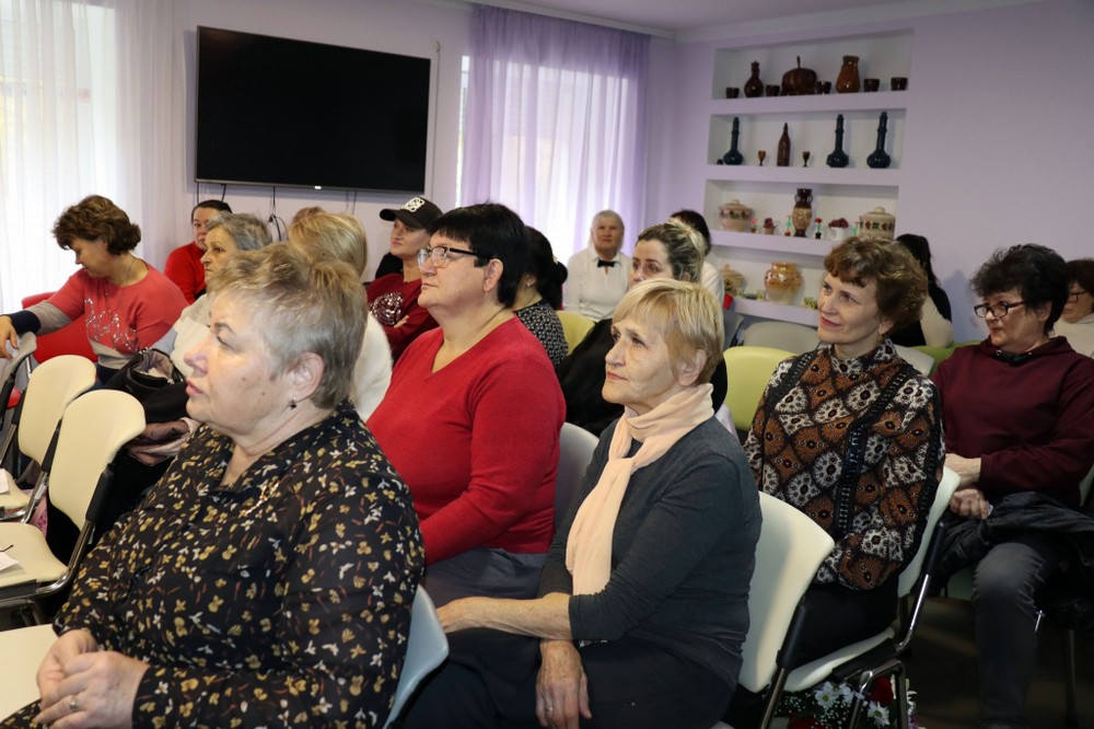 Соціальні працівники Покрова отримали подяки від міського голови (фото) 4 Соціальні працівники Покрова отримали подяки від міського голови (фото) 4