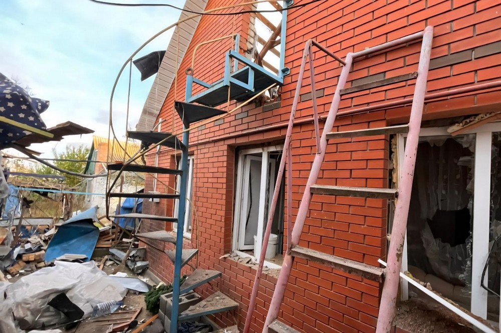 Троє постраждалих у Нікополі та районі, сталися пожежі, є руйнування, ворог атакував  Троє постраждалих у Нікополі та районі, сталися пожежі, є руйнування, ворог атакував