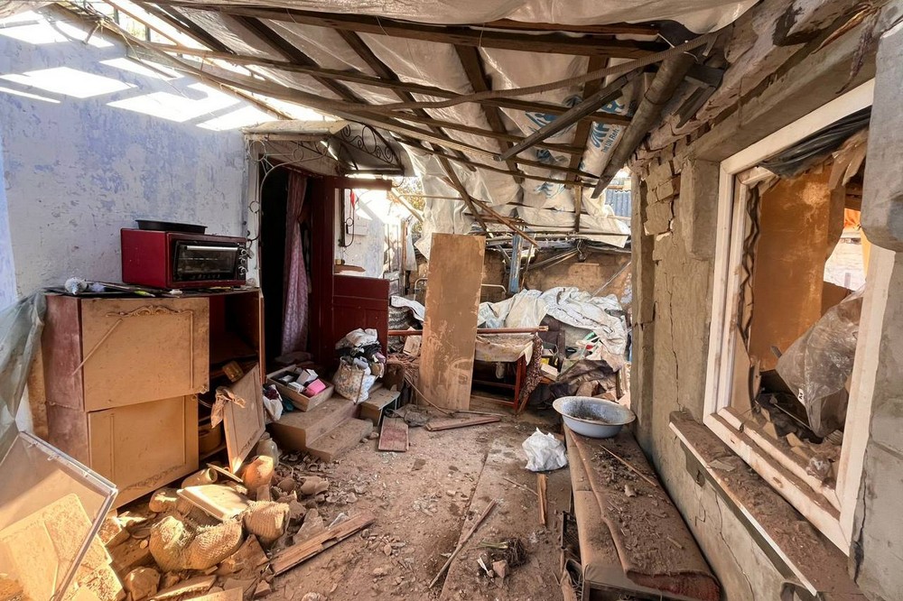 Троє постраждалих у Нікополі та районі, сталися пожежі, є руйнування, ворог атакував 2  Троє постраждалих у Нікополі та районі, сталися пожежі, є руйнування, ворог атакував 2