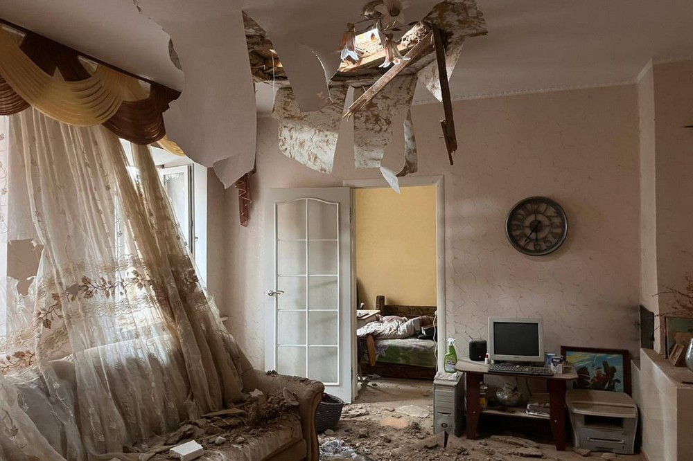 Троє постраждалих у Нікополі та районі, сталися пожежі, є руйнування, ворог атакував 4  Троє постраждалих у Нікополі та районі, сталися пожежі, є руйнування, ворог атакував 4