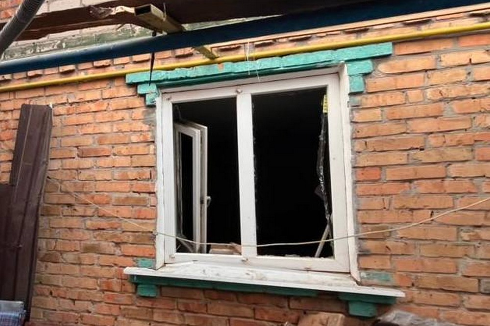 Троє постраждалих у Нікополі та районі, сталися пожежі, є руйнування, ворог атакував 6  Троє постраждалих у Нікополі та районі, сталися пожежі, є руйнування, ворог атакував 6