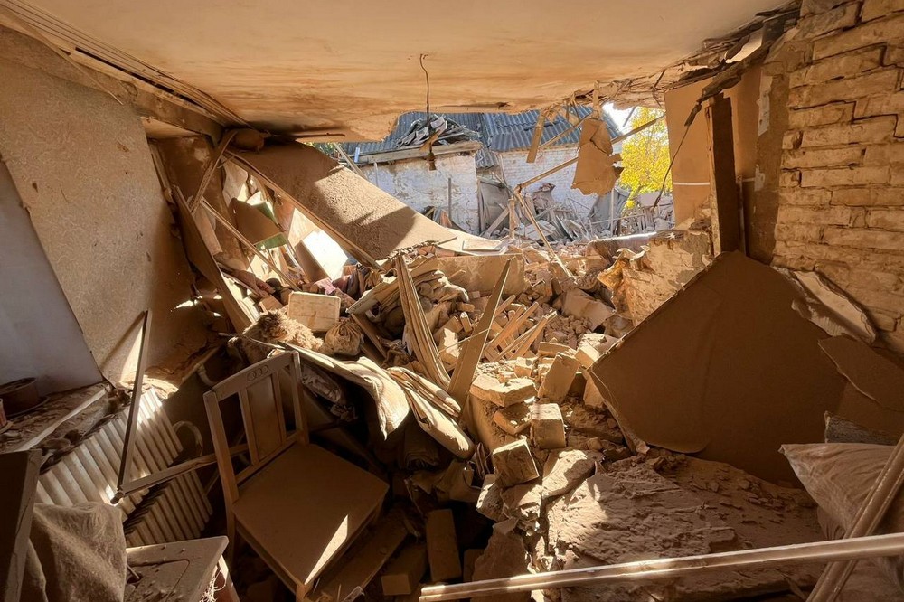 Троє постраждалих у Нікополі та районі, сталися пожежі, є руйнування, ворог атакував 8  Троє постраждалих у Нікополі та районі, сталися пожежі, є руйнування, ворог атакував 8