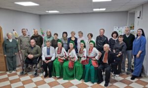 У Нікополі відбулася презентація книги місцевої письменниці (фото) 2 У Нікополі