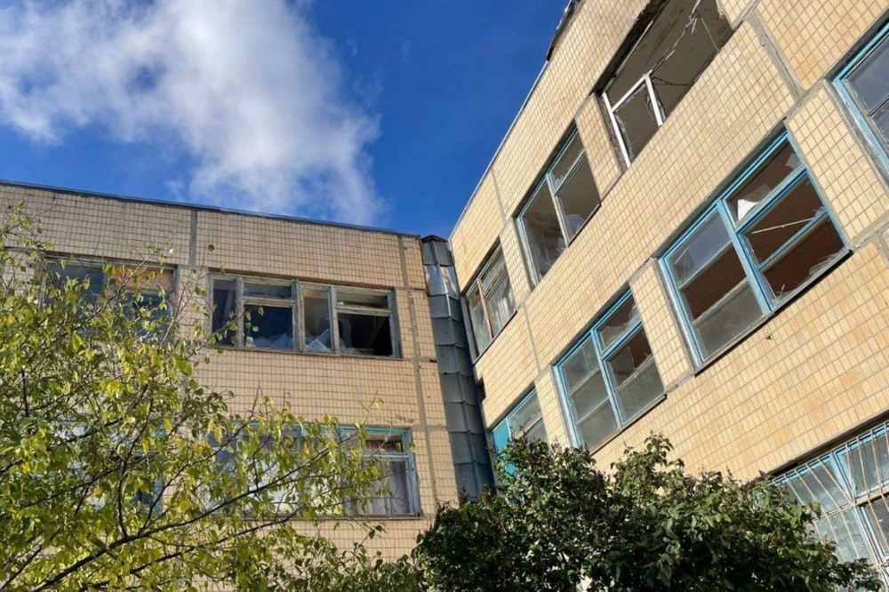 У Нікополі понівечено гімназію 4 У Нікополі понівечено гімназію 4