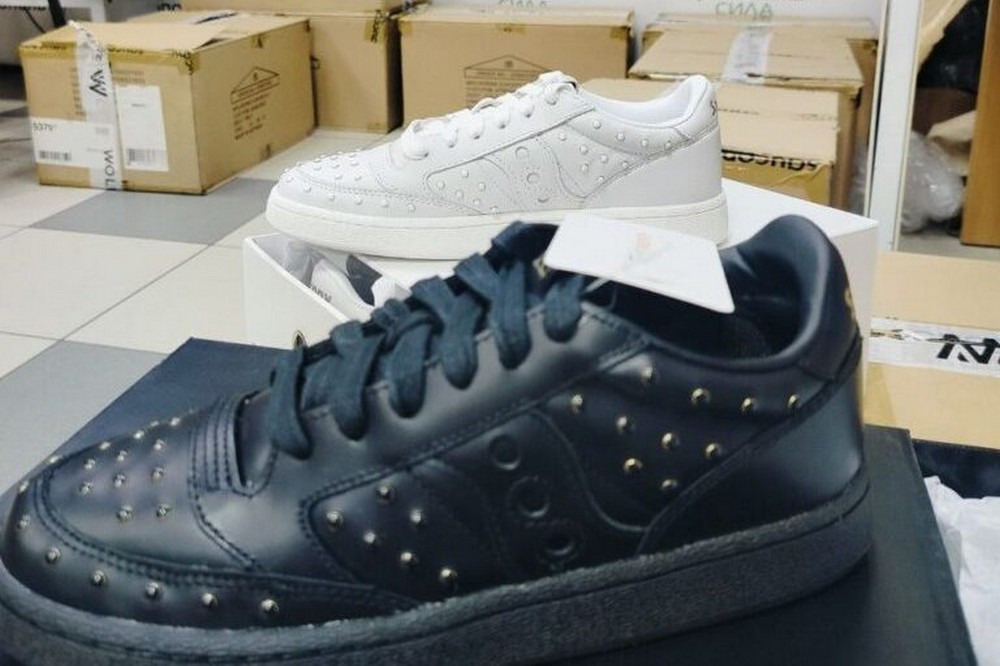 У Нікополі роздали 130 пар спортивного взуття дітям пільгових категорій (фото) 2  У Нікополі роздали 130 пар спортивного взуття дітям пільгових категорій (фото) 2