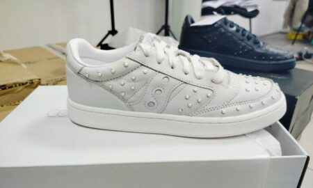  У Нікополі роздали 130 пар спортивного взуття дітям пільгових категорій (фото) 4