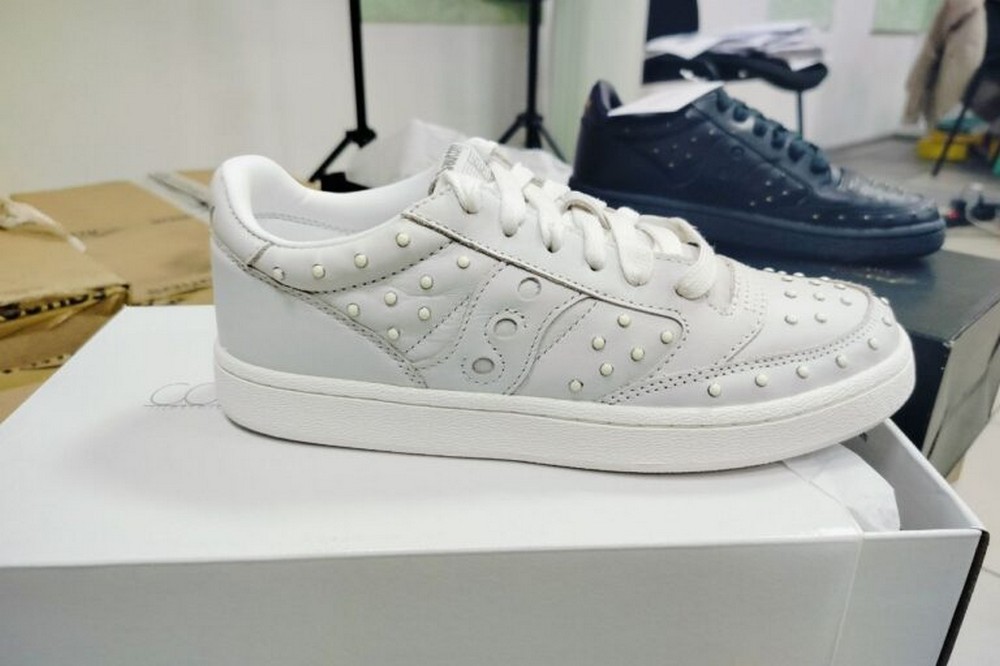 У Нікополі роздали 130 пар спортивного взуття дітям пільгових категорій (фото) 1  У Нікополі роздали 130 пар спортивного взуття дітям пільгових категорій (фото) 4