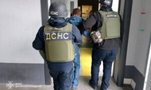 У Нікополі сьогодні надзвичайники евакуювали пораненого до лікарні (фото)