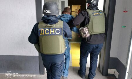 У Нікополі сьогодні надзвичайники евакуювали пораненого до лікарні (фото)