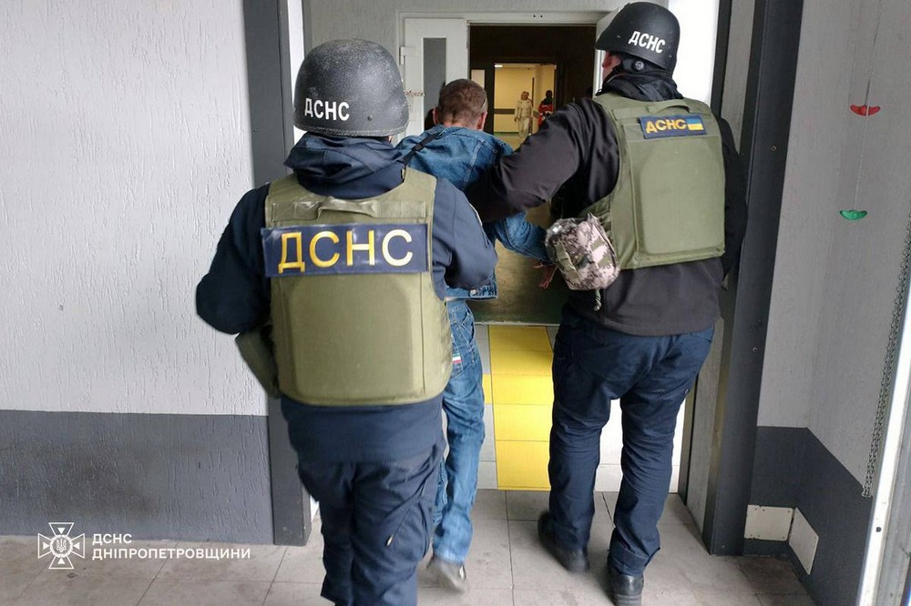 У Нікополі сьогодні надзвичайники евакуювали пораненого до лікарні (фото)