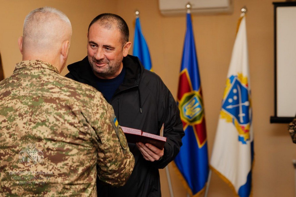 В.о. начальника Дніпро ОВА вручив державні нагороди Захисникам 2
