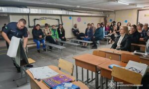 Жителів Покрова  навчали правилам мінної та пожежної безпеки 2