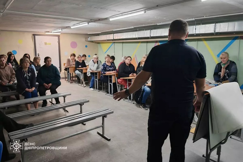 Жителів Покрова  навчали правилам мінної та пожежної безпеки 3