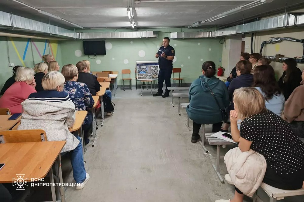 Жителів Покрова  навчали правилам мінної та пожежної безпеки 4