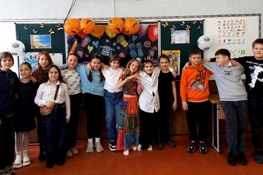 Осінні канікули в Покрові проходять радісно і творчо (фото) Осінні канікули в Покрові проходять радісно і творчо (фото)