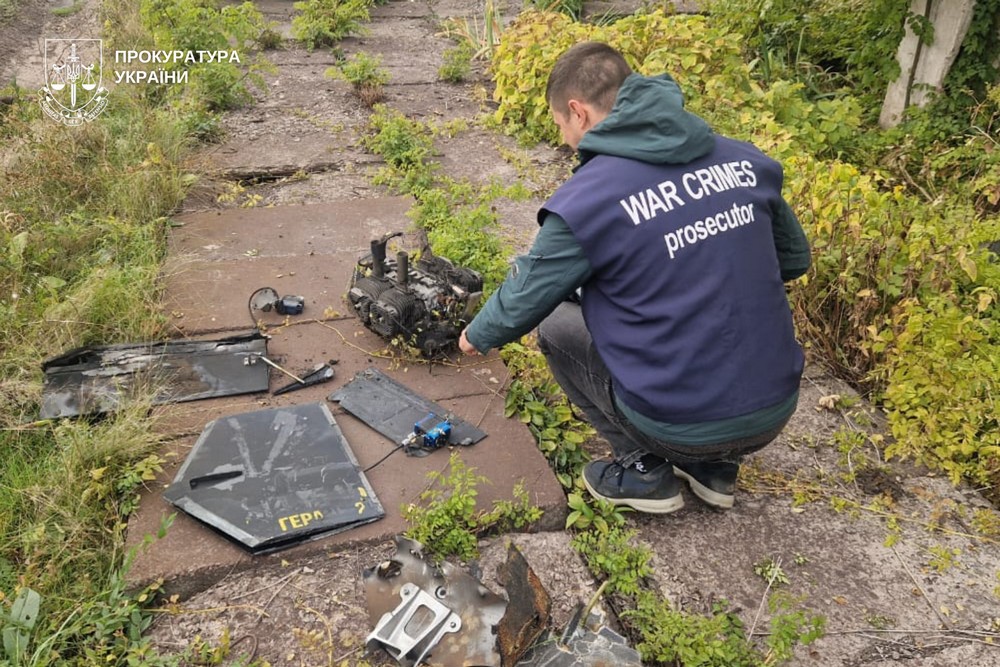 На Нікопольщині дронами поранено двох людей, в області удари по енергетиці: прокуратура розпочала розслідування