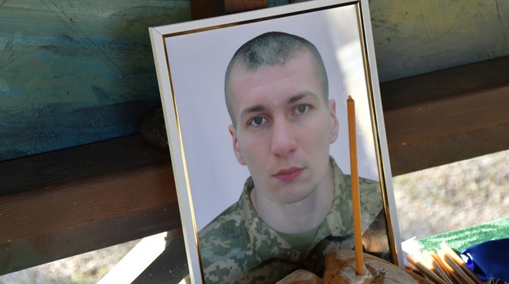 Вбиті росією мешканці Нікопольщини. Захисник з Нікополя Віталій Каражов загинув 13 жовтня 2023 року. Тож сьогодні річниця його смерті, і ми вшановуємо пам’ять Героя!