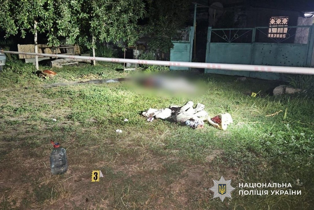 Кинув гранату на подвір’я сусідів, вбив жінку і поранив 4 людей, у тому числі дитину: на Дніпропетровщині судитимуть чоловіка