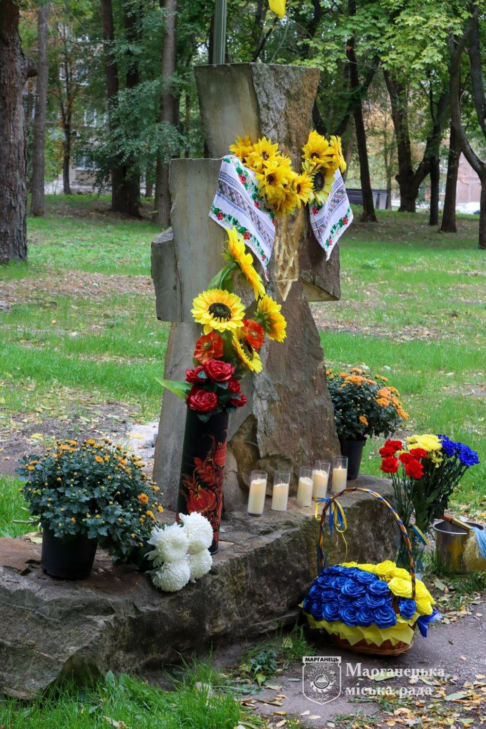 У Марганці сьогодні відбувся молебень за загиблими Воїнами (фото)