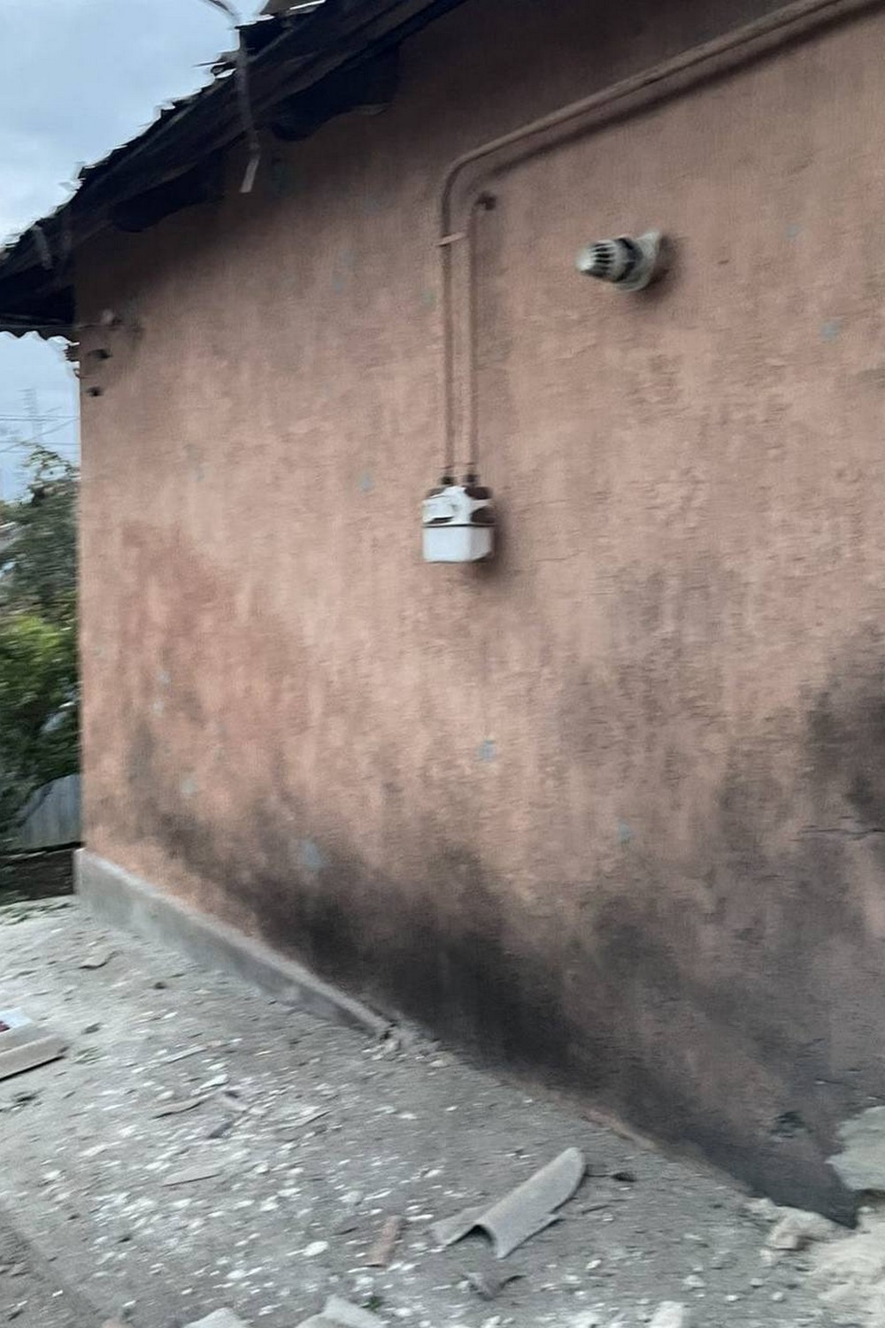 Нікополь і район, а також Синельниківщина були під ворожими обстрілами в ніч на 2 жовтня – є руйнування, виникли пожежі