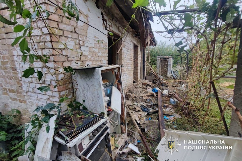 Дронами, артилерією і КАБами: ворог атакував Нікопольщину і Синельниківщину – поліція розповіла про наслідки (фото)