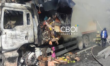 Згоріла фура з харчами на трасі Кривий Ріг – Дніпро - ЗМІ (фото) 37 Згоріла фура з харчами на трасі Кривий Ріг – Дніпро - ЗМІ (фото)