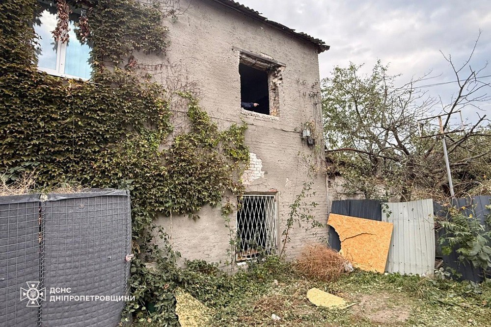 У Нікополі ворог прицільно обстріляв підрозділ ДСНС: фото