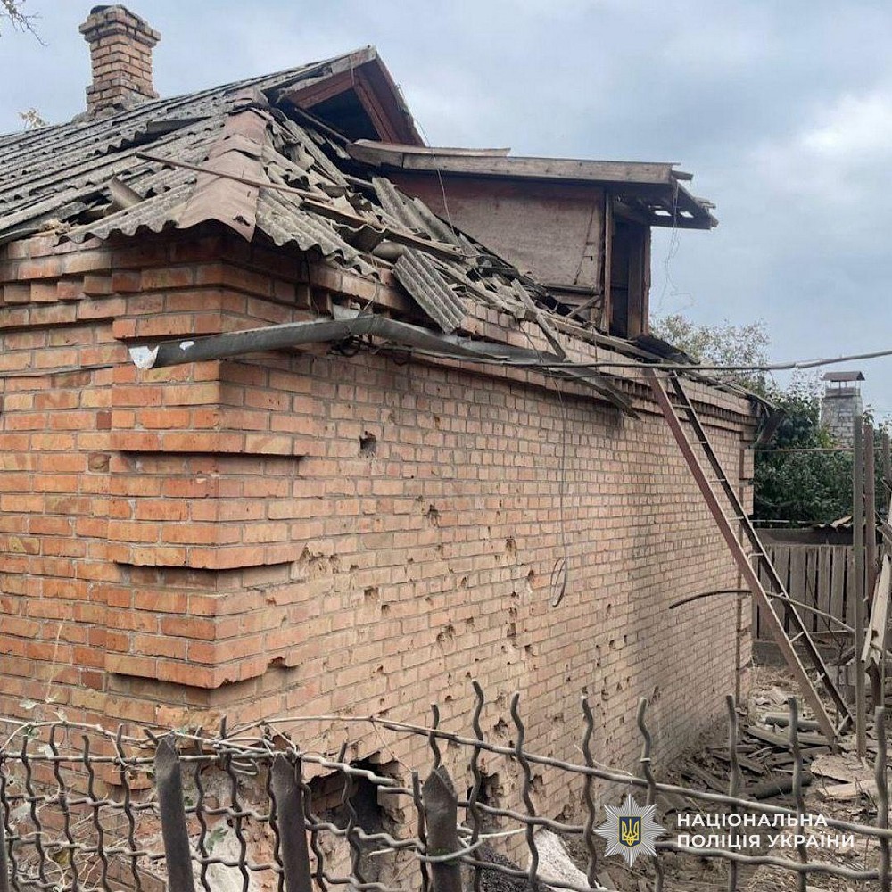 Наслідки обстрілів Нікополя і району: фото