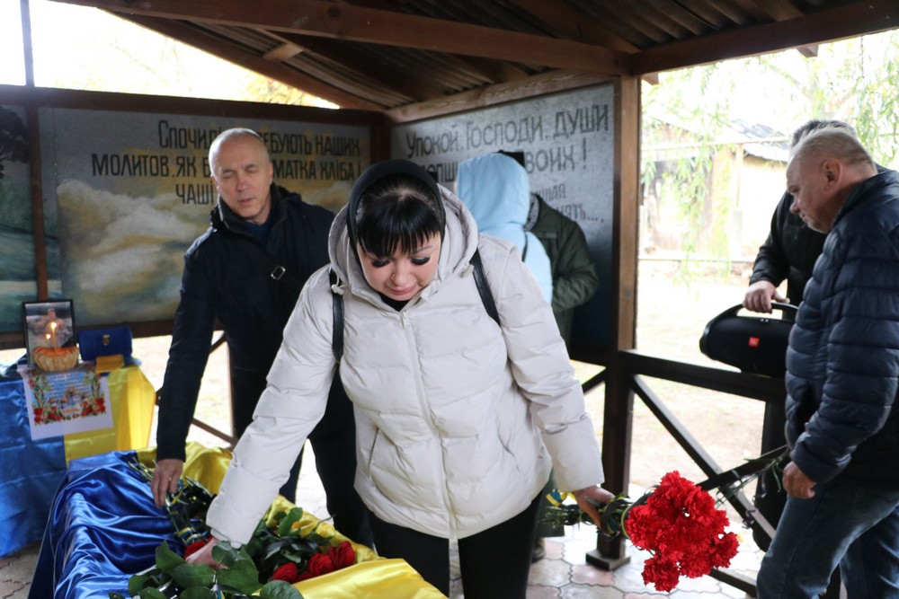 Нікополь сьогодні провів в останню путь полеглого Героя: фото