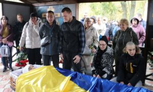 Воював з першого дня повномасштабного вторгнення: Нікополь сьогодні провів в останню путь полеглого Героя (фото)