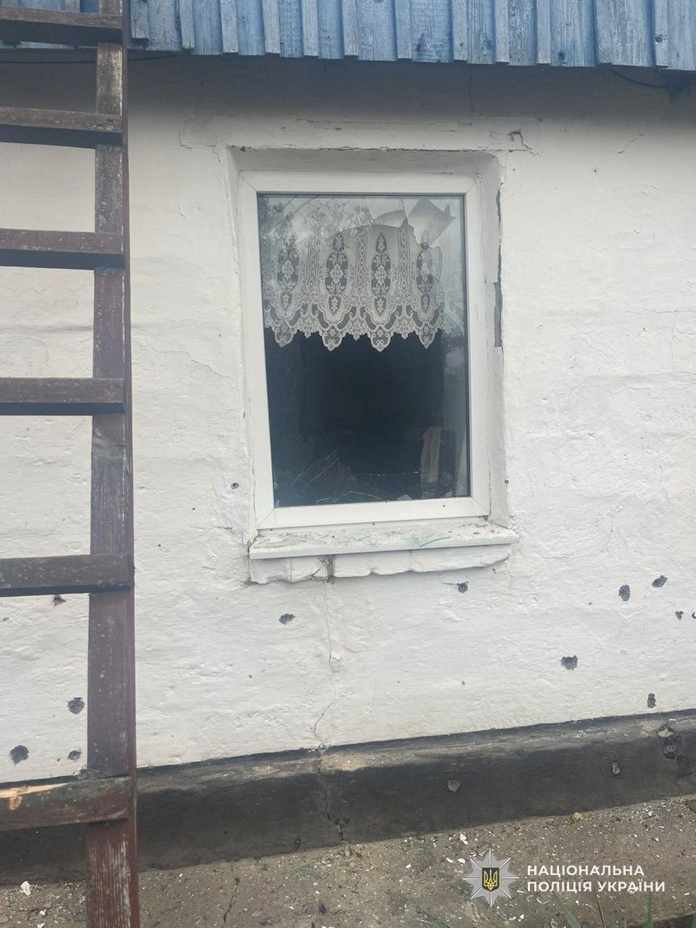 Двоє вбитих і троє поранених: про наслідки обстрілів Нікопольщини і Синельниківщини розповіли у поліції