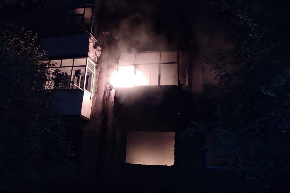 10 постраждалих і пожежі: ворог атакував Синельниківщину і Нікопольщину цієї ночі і вранці (фото)