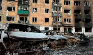 Фото наслідків удару по багатоповерхівкам на Дніпропетровщині показали у ДСНС