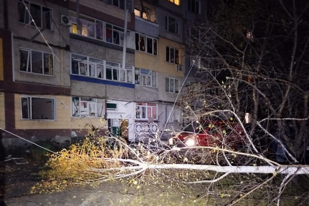 Обстріли Нікополя та району і масована повітряна атака на область – збито 42 безпілотники, є руйнування