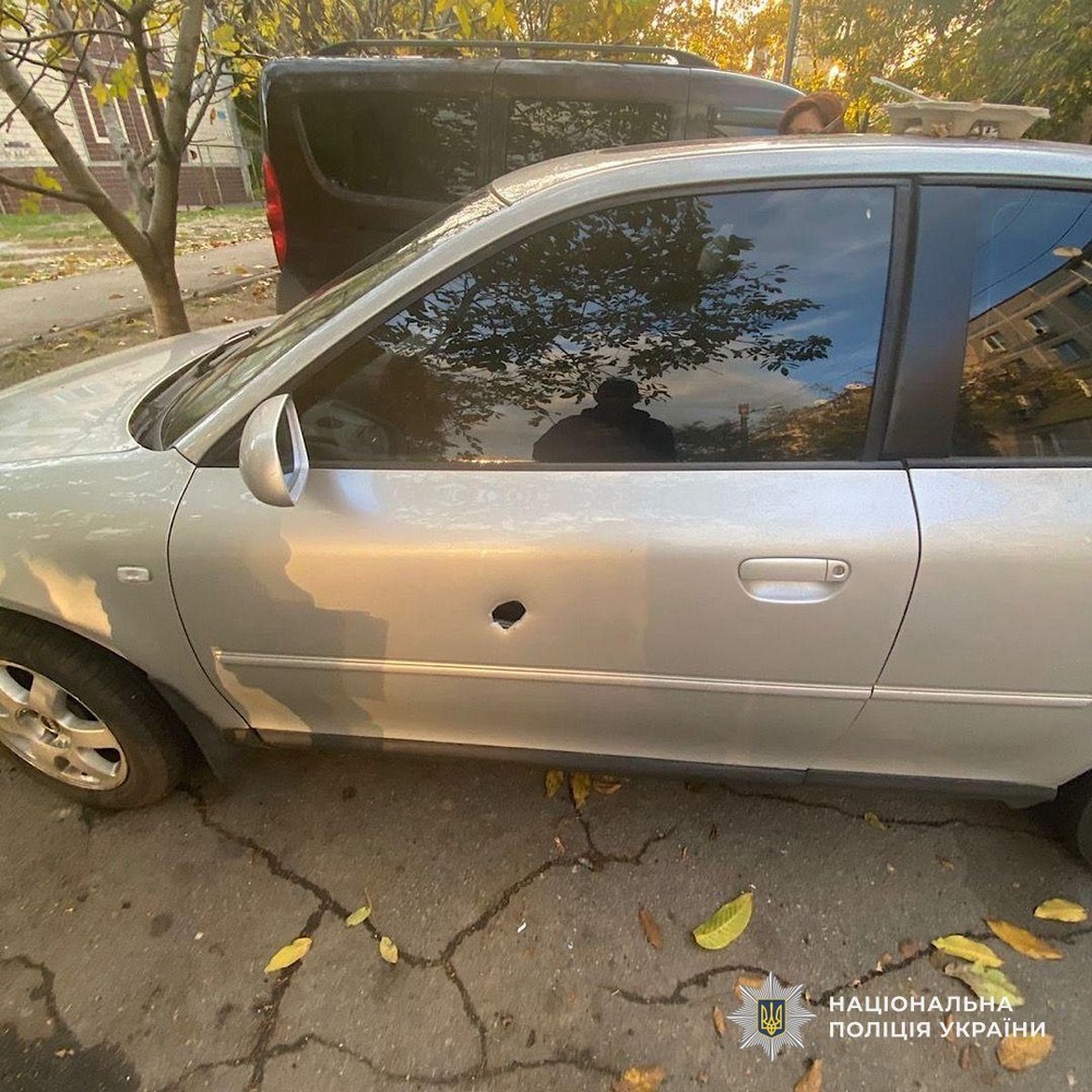У Нікополі внаслідок удару по п’ятиповерхівці поранено жінку, ворог бив також по Павлограду, Самарівському і Синельниківському районах – поліція