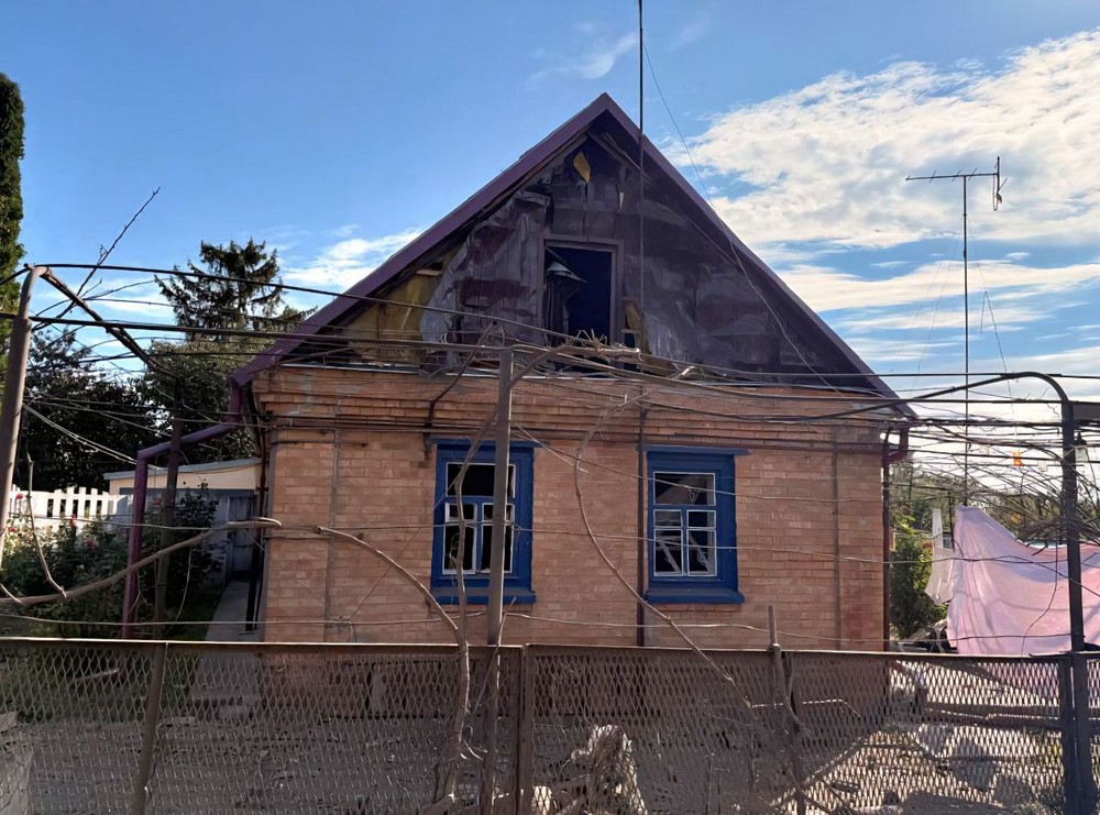 Фото наслідків обстрілів Нікополя і району