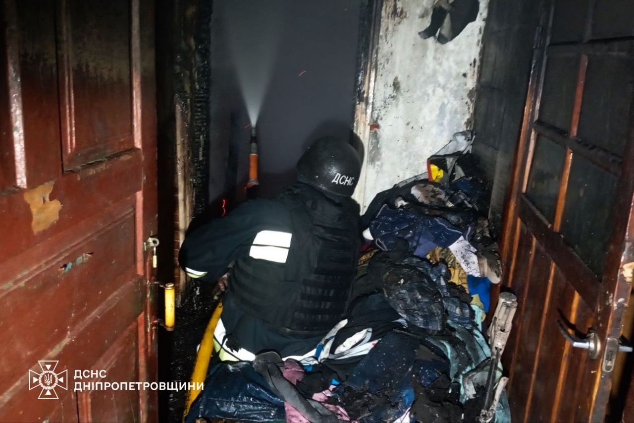 Нікополь і район, Павлоградщина і Синельниківщина були під ворожим вогнем – у ДСНС показали фото