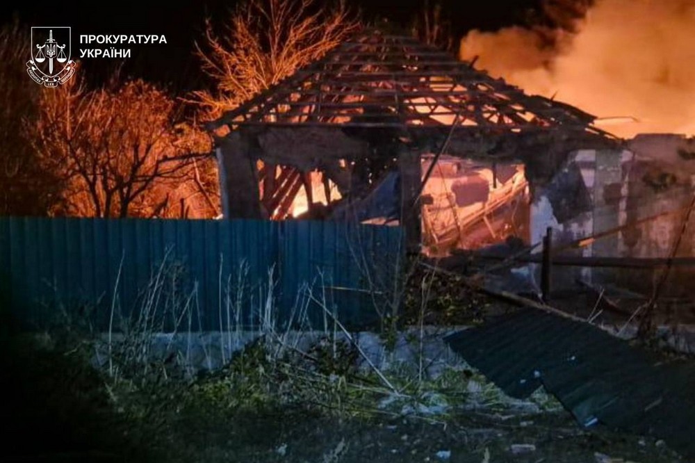 2 загиблих і 9 поранених на Дніпропетровщині внаслідок нічних атак: прокуратура розпочала розслідування 1 2 загиблих і 9 поранених на Дніпропетровщині внаслідок нічних атак армії РФ.