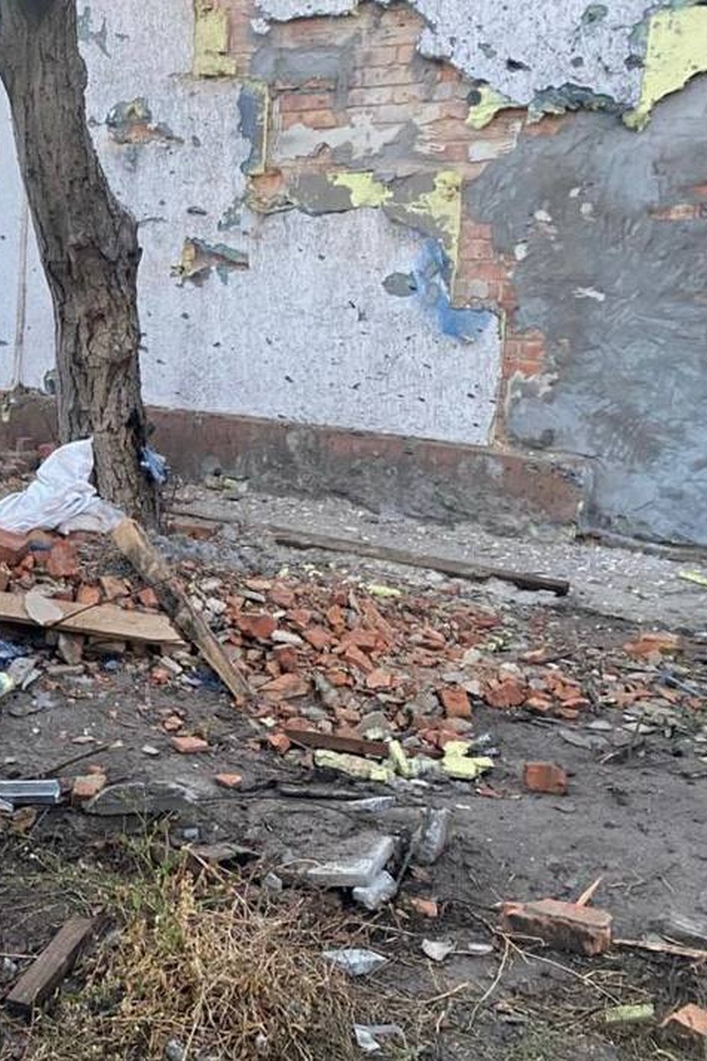 Фото наслідків обстрілів Нікополя Фото наслідків обстрілів Нікополя